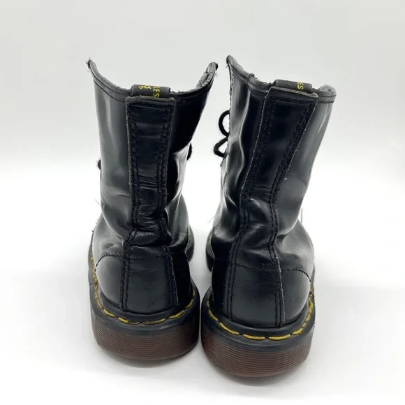 Vintage Made in England Dr. Marten Lace Up Boots - Picture 4 of 15